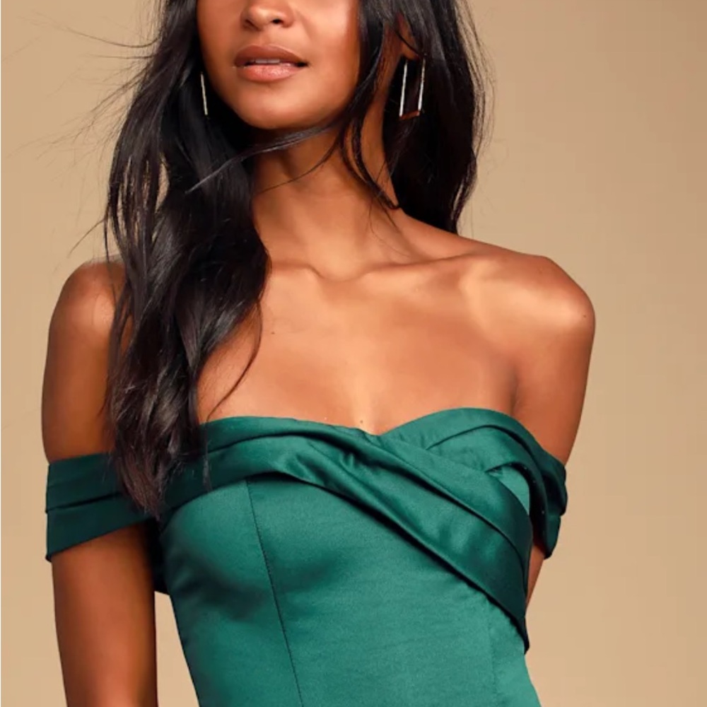 Lulu’s large off the shoulder emerald satin maxi dress - Picture 4 of 9
